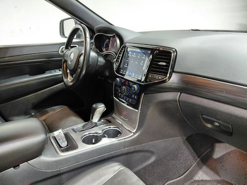 Used 2020 Jeep Grand Cherokee Altitude AWD/4WD image 22