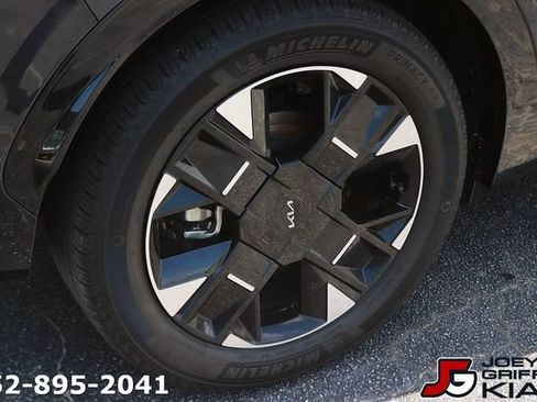Certified 2026 Kia Sportage SX FWD image 9