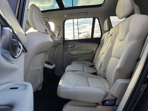 Certified 2023 Volvo XC90 B6 Plus w/ Protection Package Premier image 10