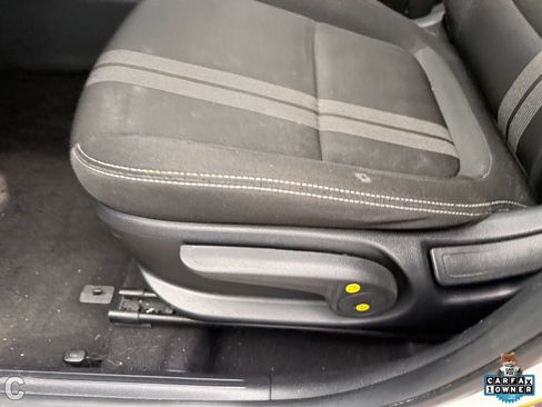Used 2024 Hyundai Venue SEL FWD image 14