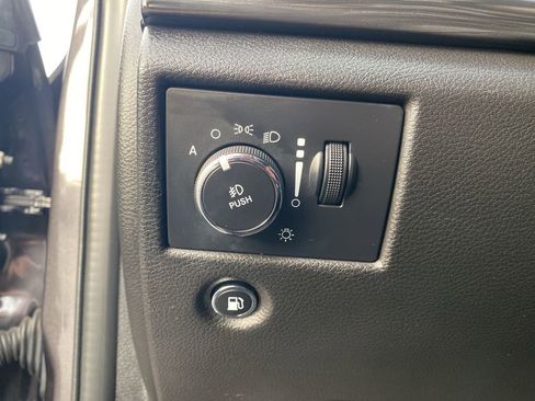 Used 2021 Jeep Grand Cherokee Laredo X image 15