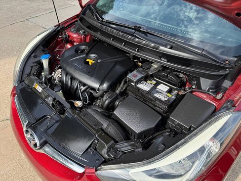 Used 2014 Hyundai Elantra SE w/ Option Group 02 FWD image 24