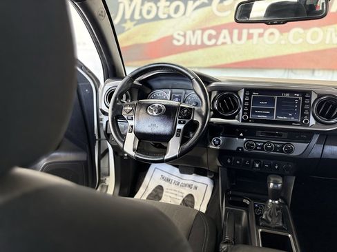 Used 2021 Toyota Tacoma TRD Off-Road image 38