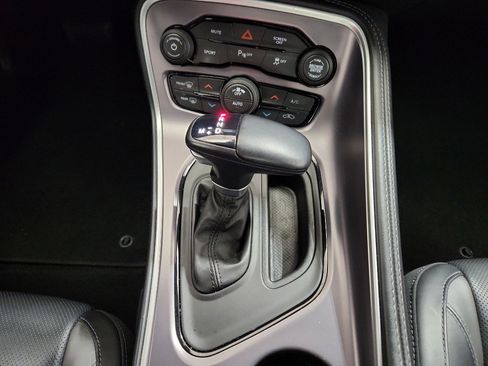 Used 2020 Dodge Challenger SXT w/ Plus Package image 21