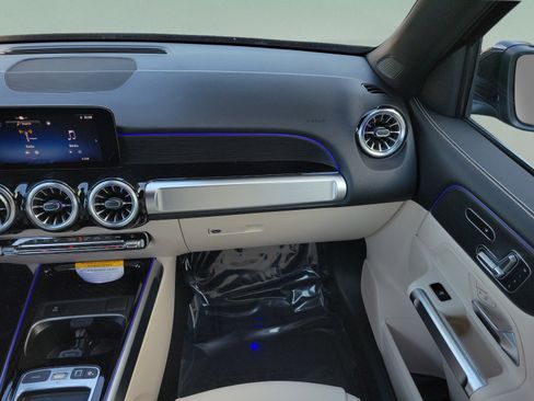 Used 2026 Mercedes-Benz GLB 250 image 17