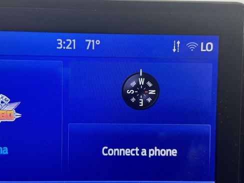 Used 2024 Ford Explorer XLT w/ Equipment Group 202A image 22