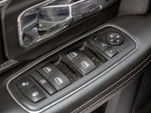 Used 2015 RAM 1500 Laramie w/ Convenience Group AWD/4WD image 16