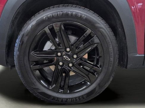 Used 2024 Chevrolet Trax ACTIV w/ Sunroof Package FWD image 28