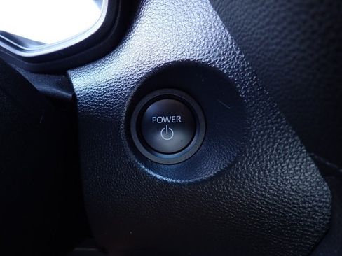 Used 2025 Toyota Corolla Cross AWD Hybrid w/ Moonroof Package image 19