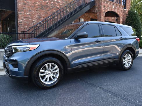 Used 2020 Ford Explorer 4WD w/ Class III Trailer Tow Package image 2