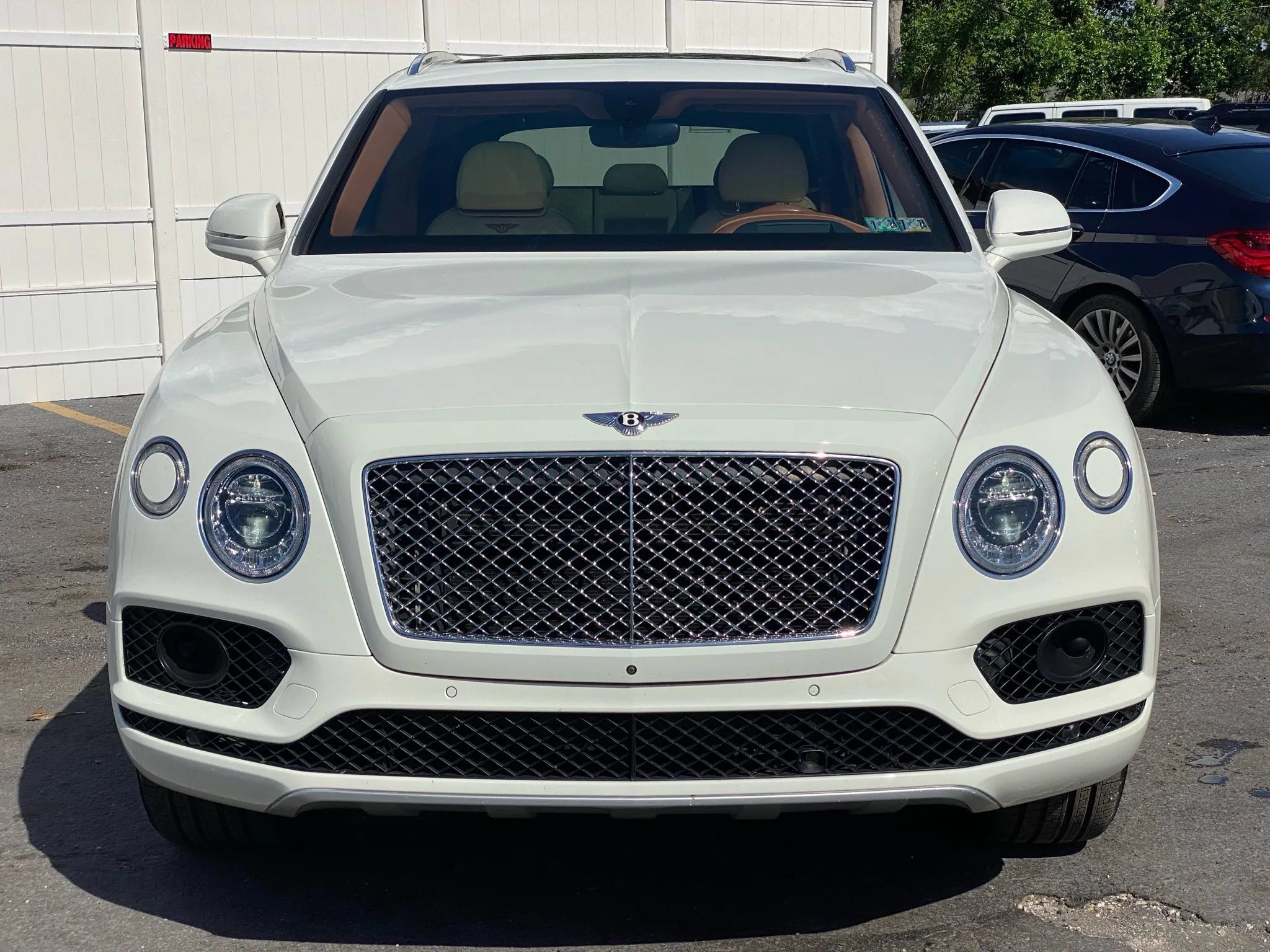 Used 2017 Bentley Bentayga AWD/4WD image 7