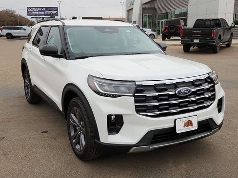 New 2026 Ford Explorer Active w/ Active Comfort Package AWD/4WD image 6