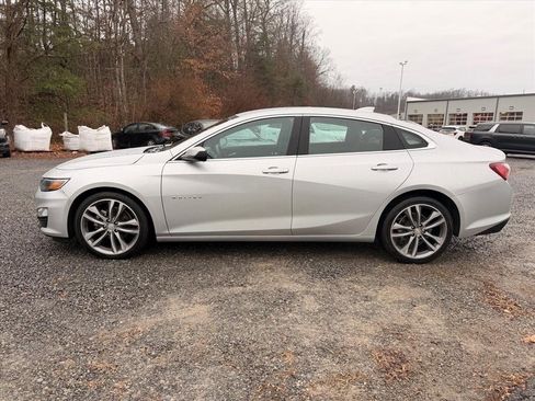 Used 2022 Chevrolet Malibu LT image 3