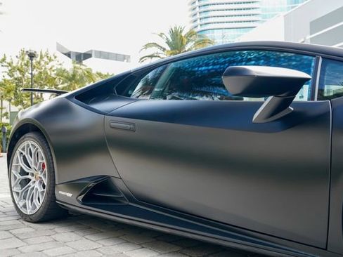 Used 2022 Lamborghini Huracan EVO RWD image 37