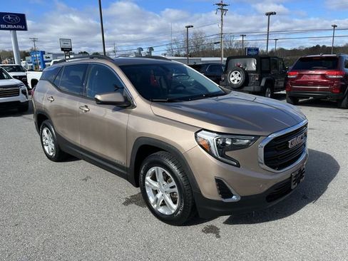 Used 2018 GMC Terrain SLE w/ Driver Convenience Package image 11
