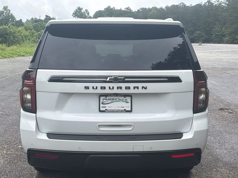 Used 2024 Chevrolet Suburban Z71 AWD/4WD image 4