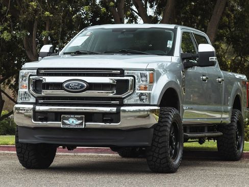 Used 2022 Ford F250 XLT w/ FX4 Off-Road Package image 6