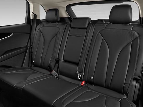 Used 2023 Lincoln Nautilus Reserve AWD/4WD image 11
