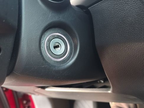 Used 2019 Toyota RAV4 LE FWD image 22
