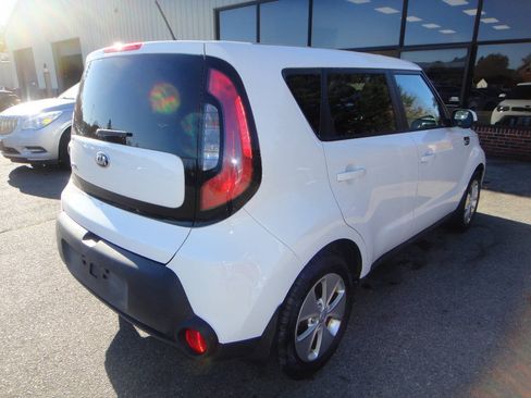 Used 2015 Kia Soul FWD image 4
