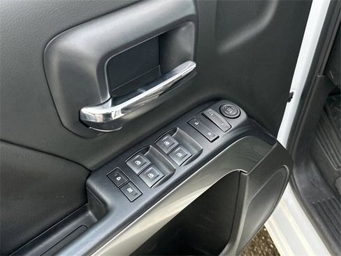 Used 2018 Chevrolet Silverado 1500 LT w/ All Star Edition image 15