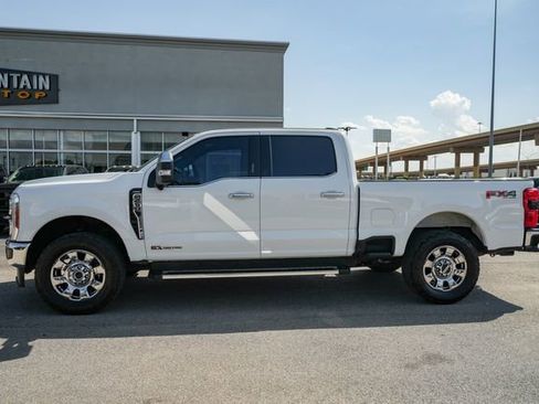 Used 2023 Ford F250 Lariat w/ Chrome Package image 14