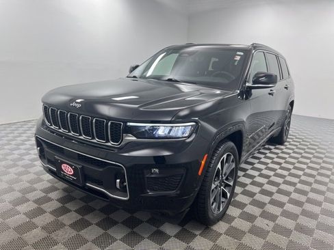 Used 2023 Jeep Grand Cherokee L Overland w/ Luxury Tech Group IV image 2