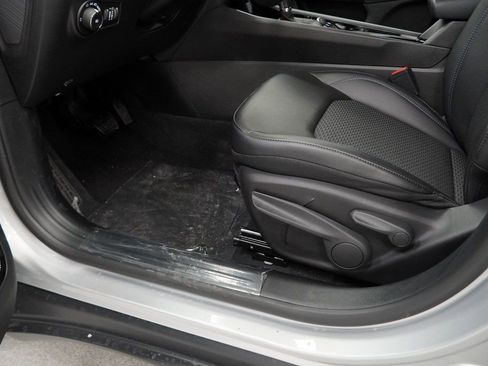 New 2026 Jeep Compass Latitude AWD/4WD image 30