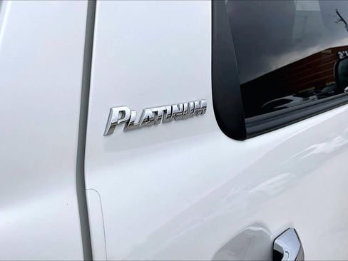 Used 2019 Toyota Sequoia Platinum image 10