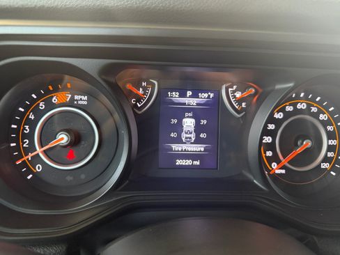 Used 2024 Jeep Wrangler Unlimited Sport AWD/4WD image 12