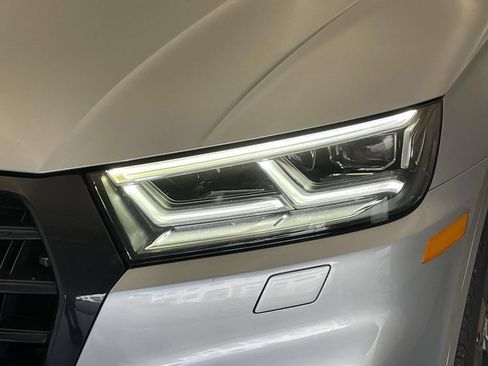 Used 2019 Audi SQ5 Prestige w/ Prestige Package AWD/4WD image 10