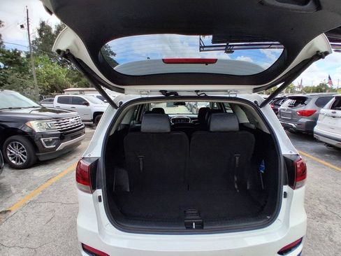 Used 2019 Kia Sorento EX FWD image 16