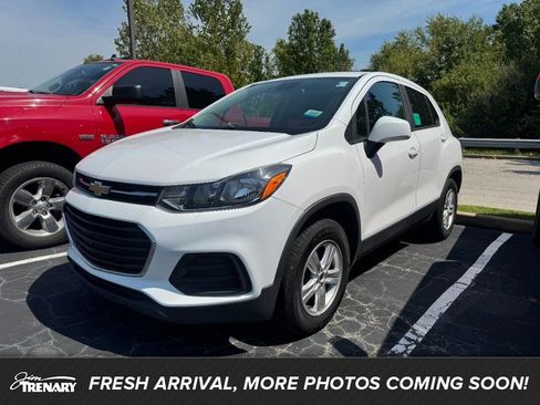 Used 2020 Chevrolet Trax LS w/ Fleet Convenience Package AWD/4WD image 1
