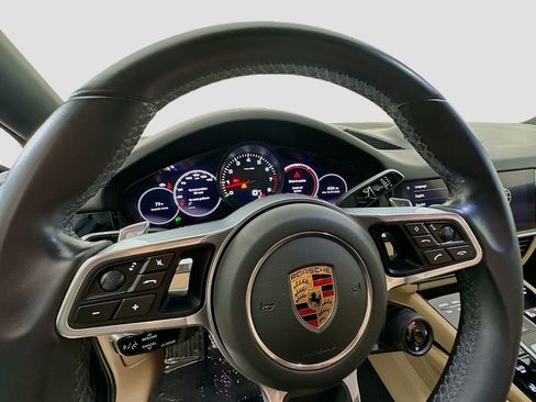 Used 2023 Porsche Cayenne Platinum Edition image 12