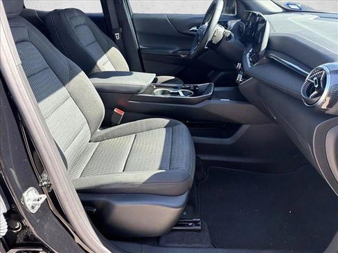 Used 2026 Chevrolet Equinox LT FWD image 23