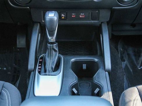 Used 2023 Nissan Frontier SV w/ Technology Package image 13