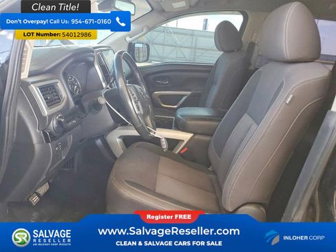 Used 2021 Nissan Titan SV w/ SV Convenience Package RWD image 9