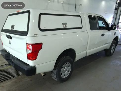 Used 2018 Nissan Titan S RWD image 2