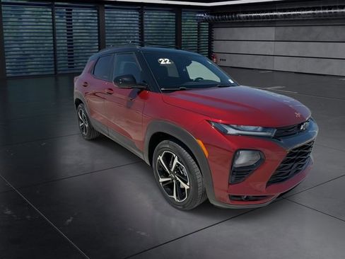 Used 2022 Chevrolet TrailBlazer RS image 2