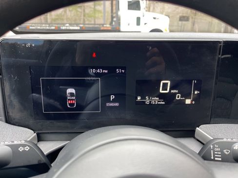 Used 2025 Nissan Kicks SV image 9