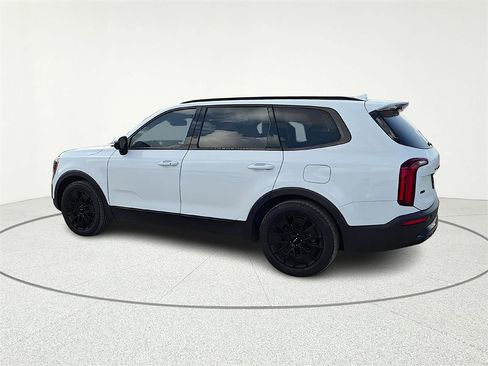 Used 2022 Kia Telluride SX w/ SX Prestige Package image 4