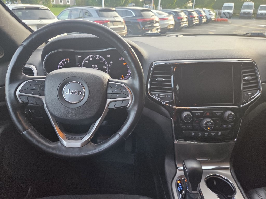 Used 2021 Jeep Grand Cherokee Laredo X AWD/4WD image 17