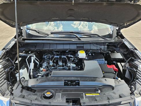 Used 2025 Nissan Pathfinder SV FWD image 35