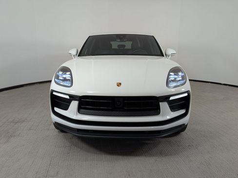 Certified 2025 Porsche Macan Turbo AWD/4WD image 6