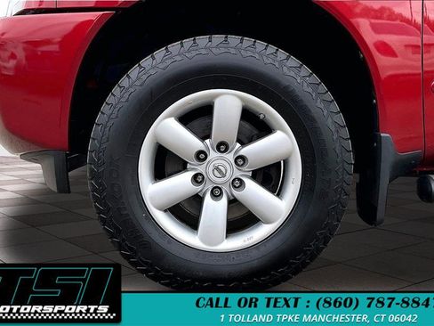 Used 2014 Nissan Titan SV w/ SV Value Truck Package AWD/4WD image 9