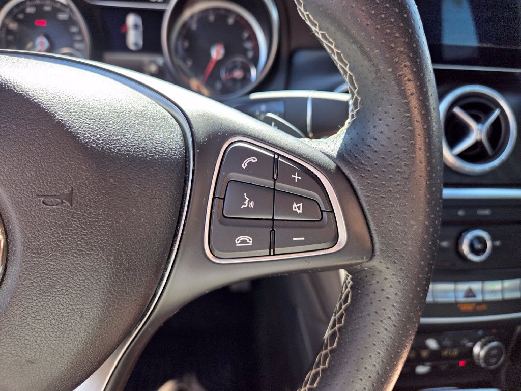 Used 2018 Mercedes-Benz CLA 250 4MATIC image 31