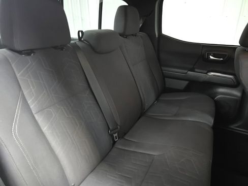 Used 2019 Toyota Tacoma TRD Off-Road image 16