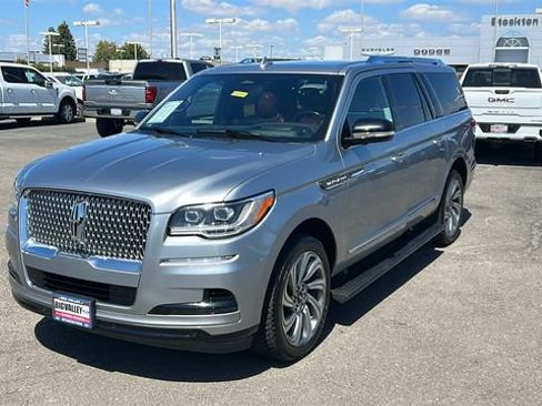 Used 2022 Lincoln Navigator L Reserve AWD/4WD image 7