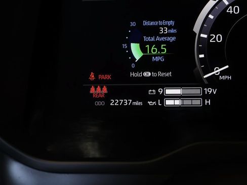 Used 2025 Toyota Tundra Limited AWD/4WD image 30