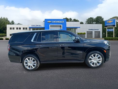 Used 2021 Chevrolet Tahoe High Country w/ Premium Package 2 AWD/4WD image 3